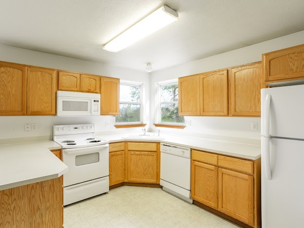 Building Photo - 1609 E Hartson Ave