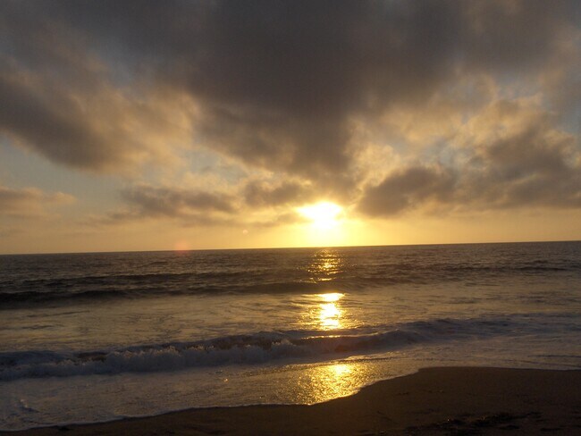 ¡Camina hasta la playa! Puesta de sol frente a Redondo - 305 Emerald St