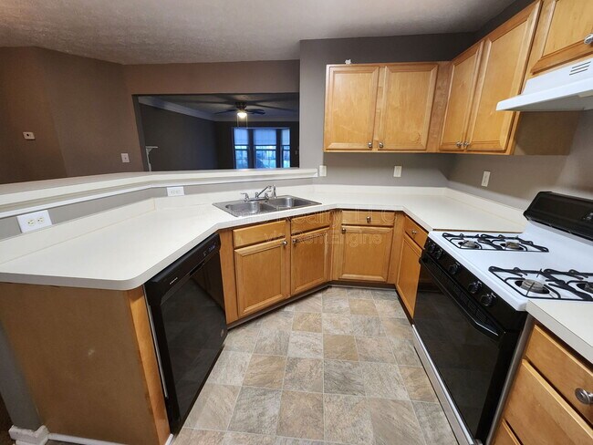 Foto del edificio - 6527 Charter Way