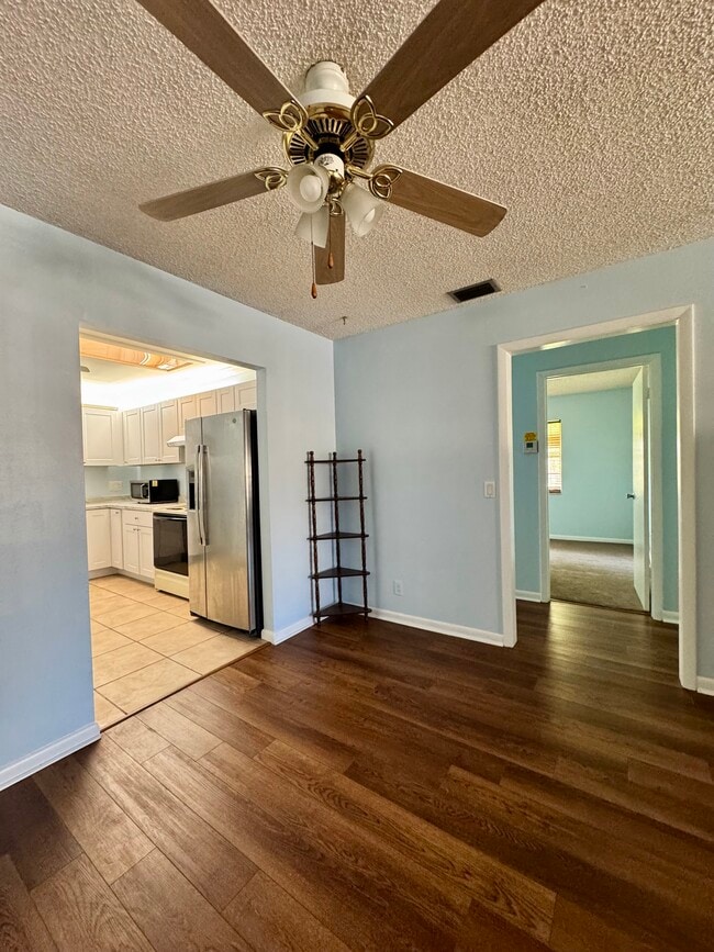 Foto del edificio - 3278 SE Ferndale Ave