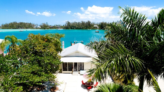 Building Photo - 7140 Longboat Dr E