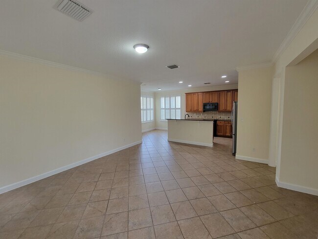 Building Photo - 3300 Calumet Dr