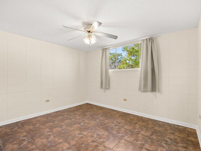 Foto del edificio - 710 Iris St