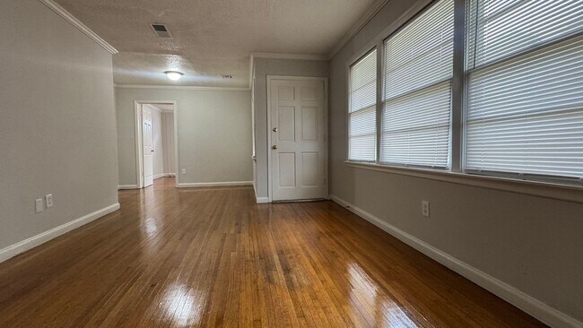 Foto del edificio - 4533 Dunn Ave