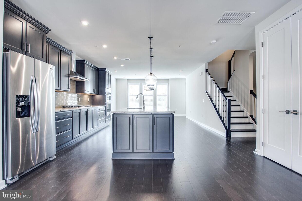 7510 Sawyer Farm Way, McLean, VA 22102 Condo for Rent in McLean, VA