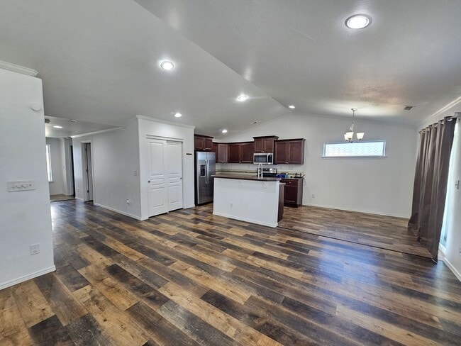 Building Photo - Three Bedroom Home