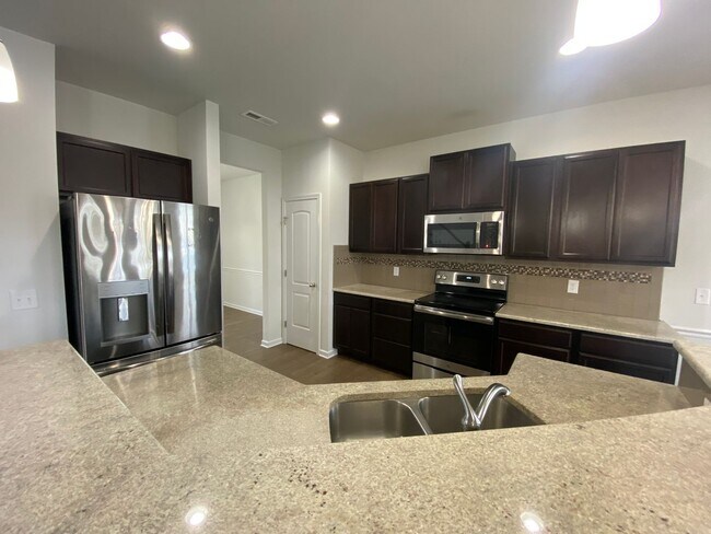 Foto del edificio - 4569 Rivergate Drive