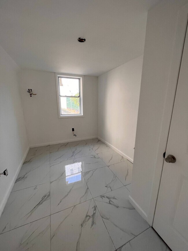 Foto del edificio - 2832 W 15th St