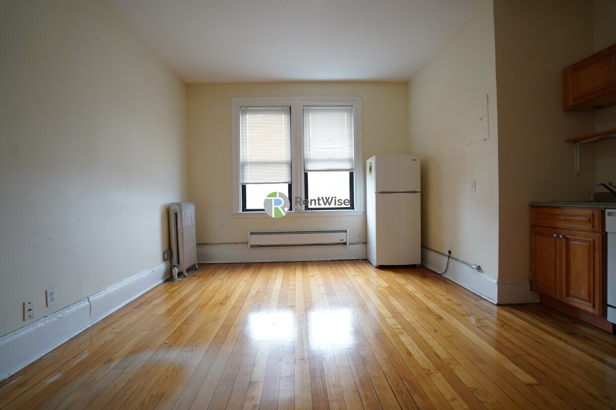 Primary Photo - 1218 Commonwealth Ave
