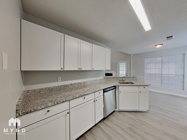 Building Photo - 6252 Phillips Lake Cove