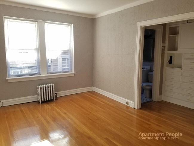 Foto del edificio - 4427 N Seeley Ave