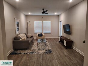 Building Photo - 120 NW 148th Terrace