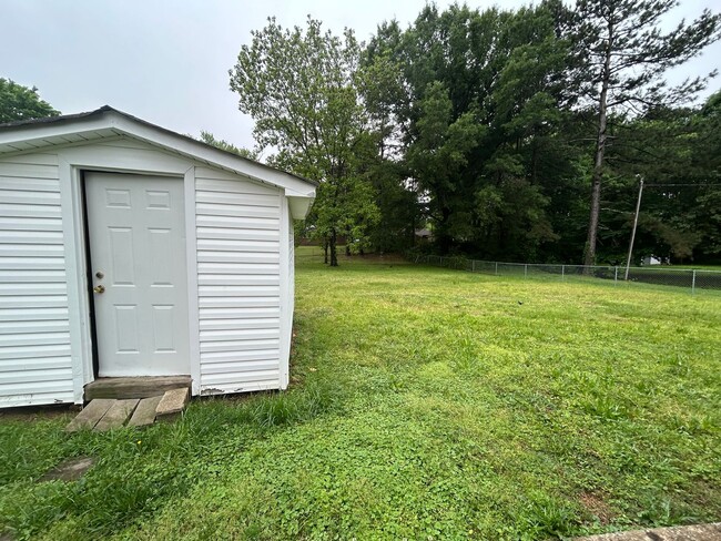 Building Photo - 610 Cottonwood Dr