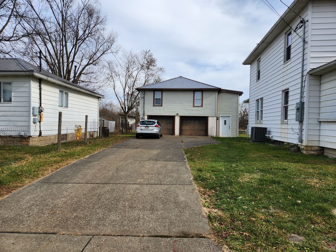 Primary Photo - Southside Garage Apartment