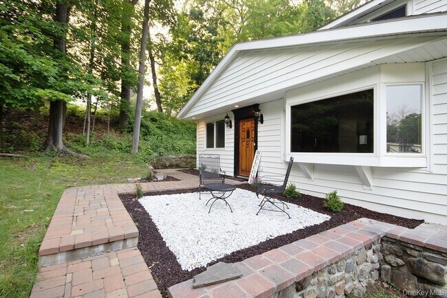 Foto del edificio - 24 Lake Ave