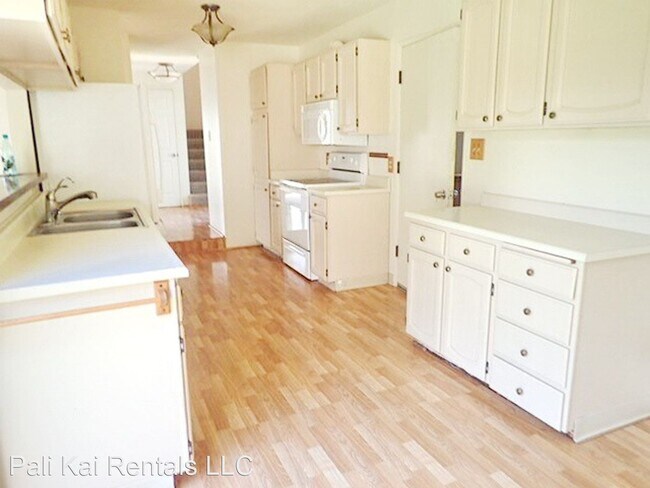 Building Photo - 3 br, 2.5 bath House - 208 Mehani Circle