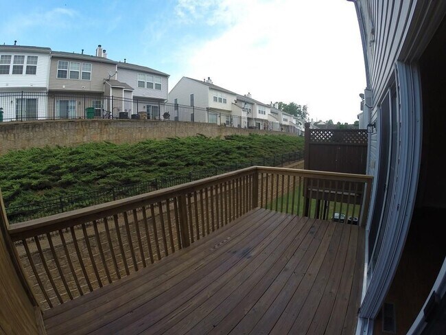 Foto del edificio - 1332 Thornborough Dr
