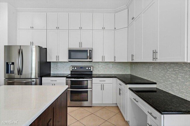 Foto del edificio - 5 br, 3 bath House - 6133 C Durham Dr