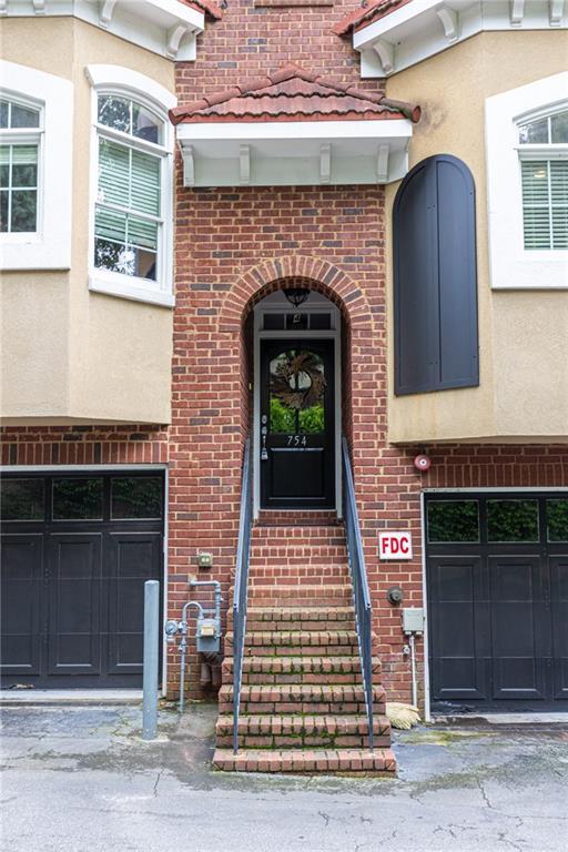 Building Photo - 754 Clifton Heights Ln NE