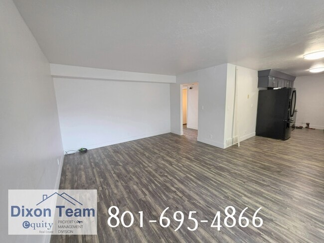 Building Photo - 2327 Chateau Dr