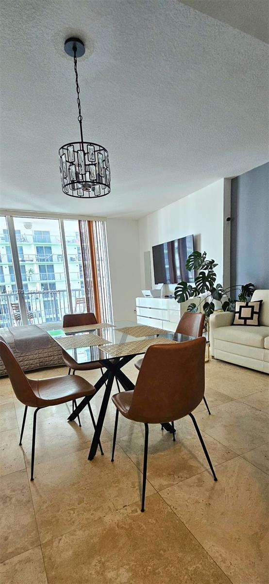 Foto del edificio - 1750 N Bayshore Dr