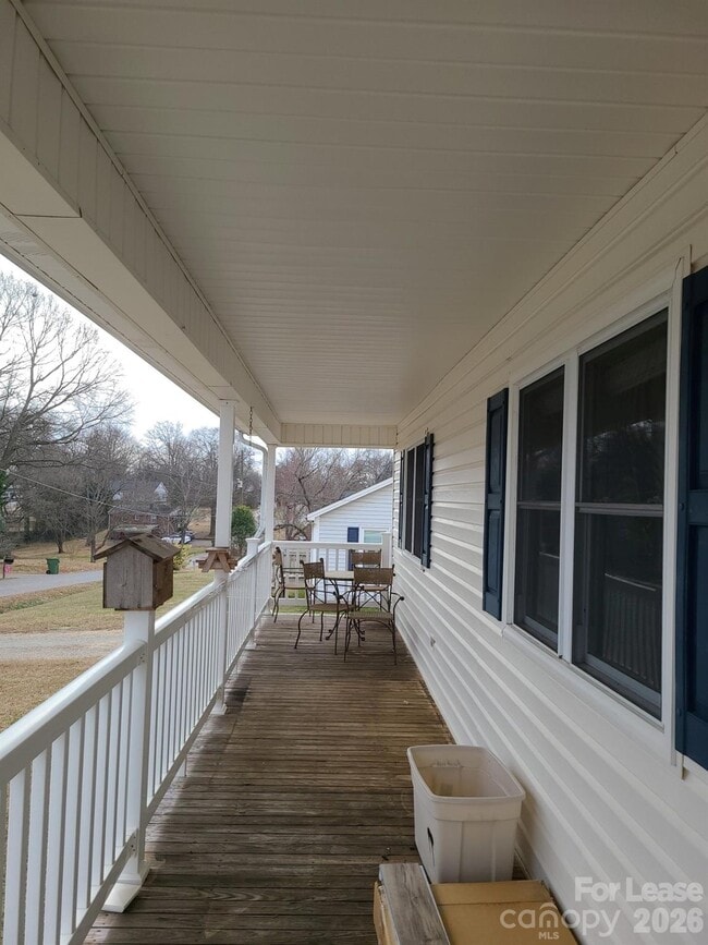 Building Photo - 201 Eastwood Dr