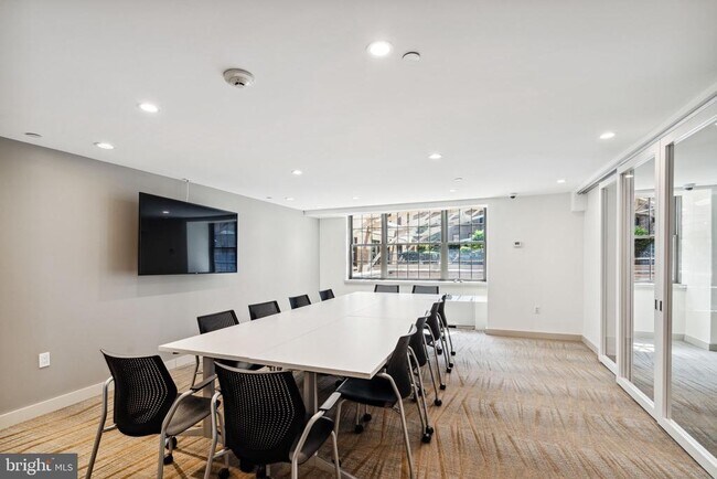Foto del edificio - 219 S 18th St