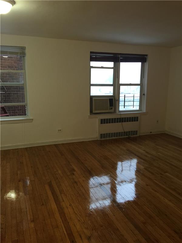 Foto del edificio - 6710 108th St