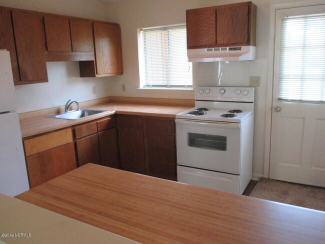 Building Photo - 1015 Wesley Ln