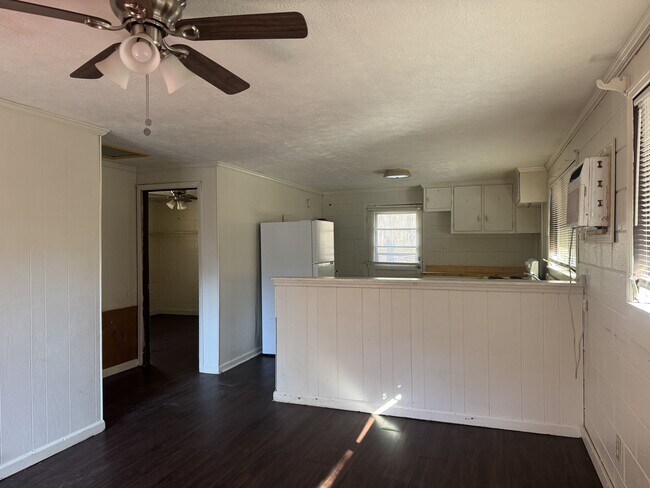 Foto del edificio - 1780 N Hl St Ext