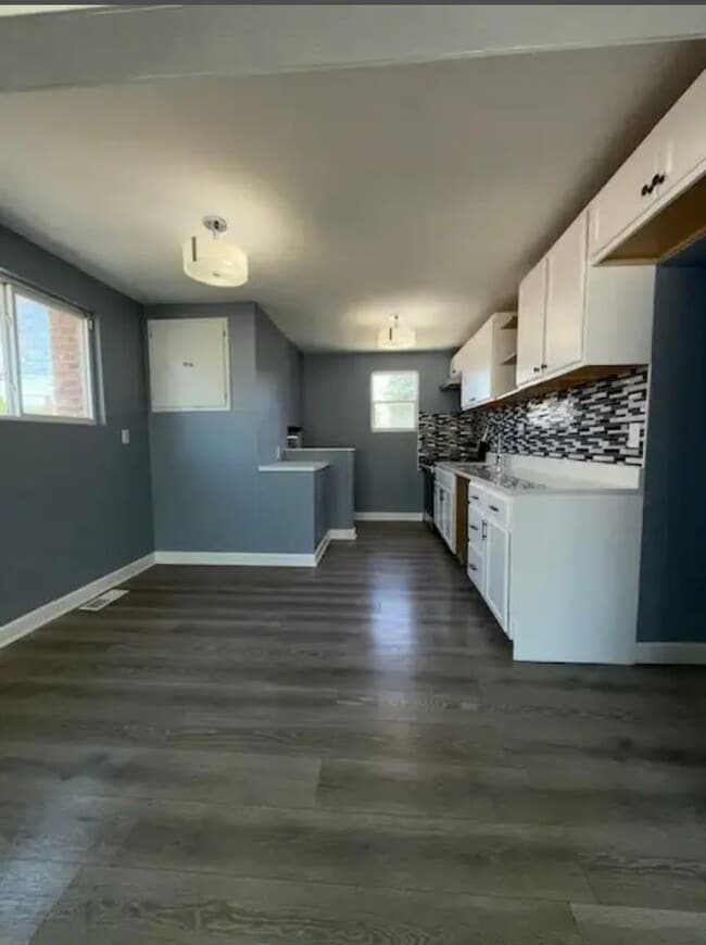 Building Photo - 3-Bedroom 2 Bath house for rent available ...