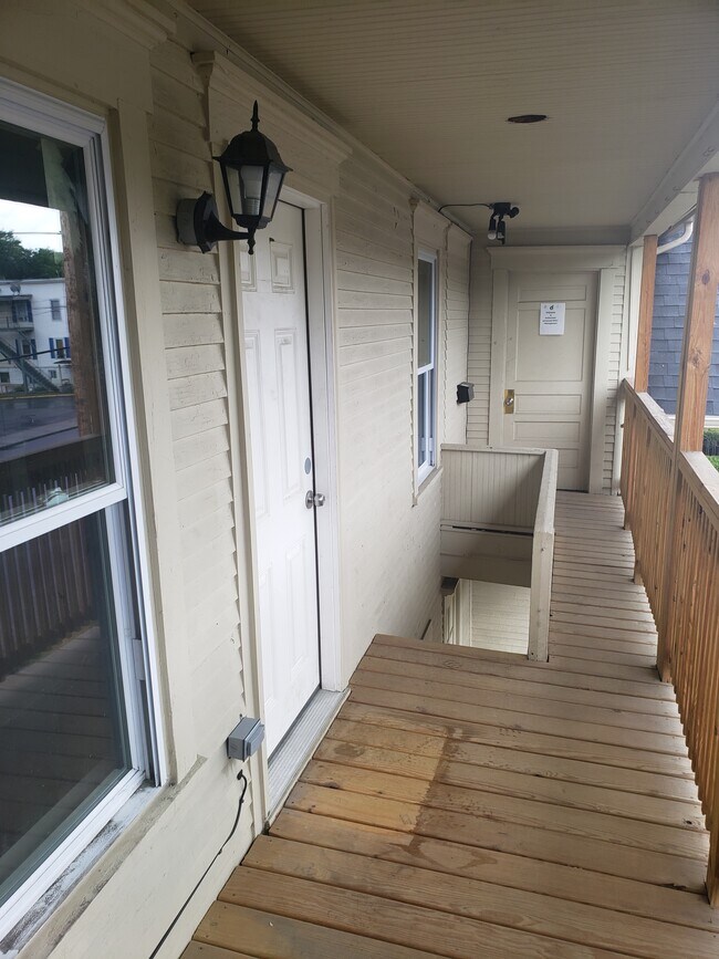 Porch/Entry - 150 Washington St