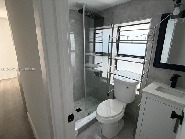 Foto del edificio - 638 SW 21st Ave