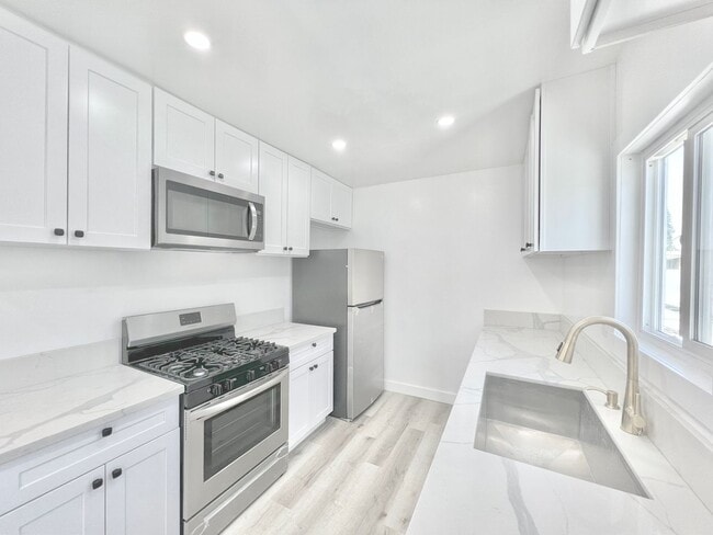 Building Photo - 7305 Variel Avenue