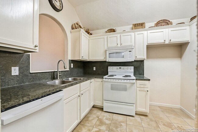 Foto del edificio - 1150 Green Hill Dr
