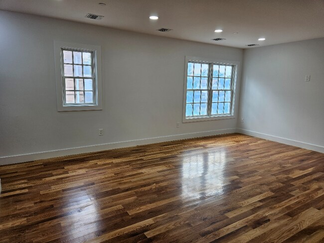 Foto del edificio - 90 Shrewsbury Ave