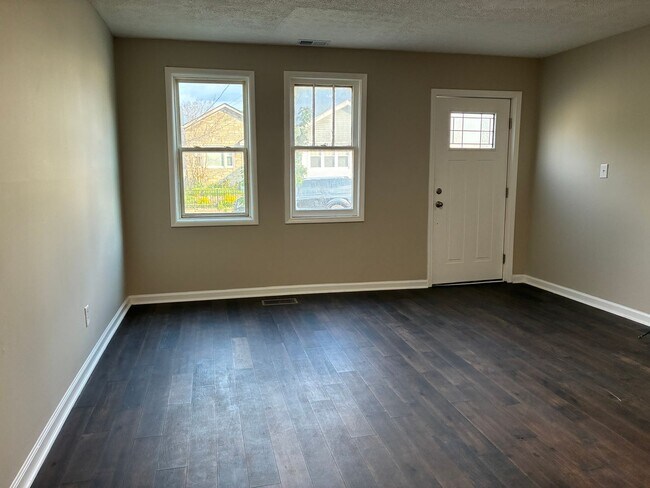 Foto del edificio - Two Bed and Two Bath House ready for Rent