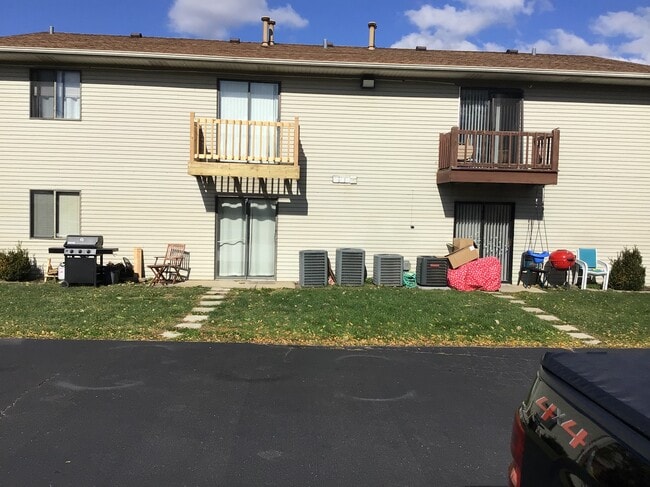 Back of building. Apt A is at the bottom right w/ a patio - 440 Echo Ln