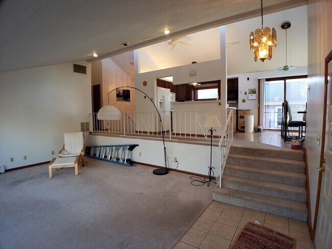 Building Photo - 6 Frye Rd