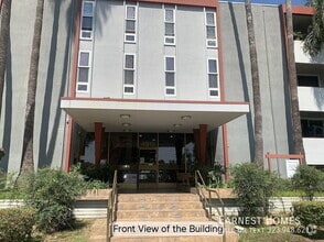 Building Photo - 4915 Tyrone Ave