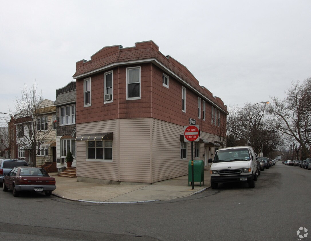 Foto principal - 5502 68th St