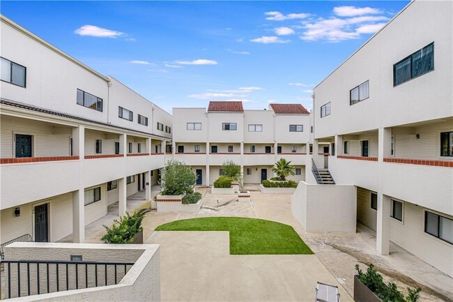 Building Photo - 2605 Enfield Rd