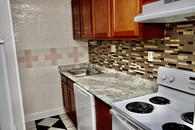 Foto del edificio - 204 Oak Manor Pl