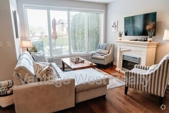 Building Photo - 4032 Pritchard Dr