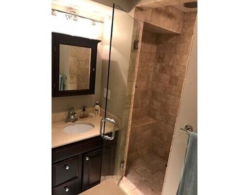 Foto principal - 679 E 7th St