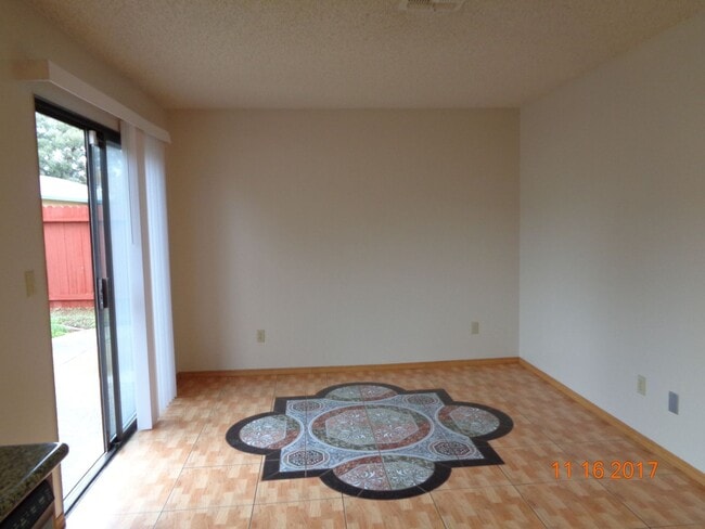 Building Photo - 1777 Daniel Ct