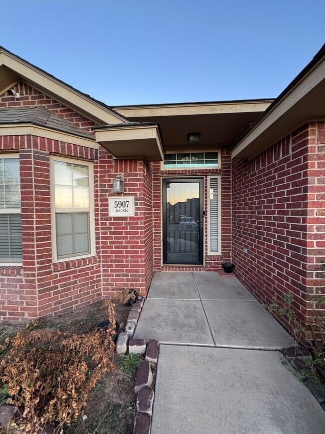 Foto del edificio - Located in Foxridge!!! 3/2/2