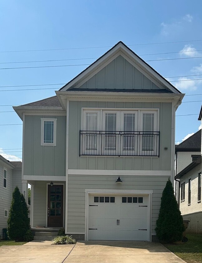 Primary Photo - Stunning Home in Melrose 12 South Area...D...