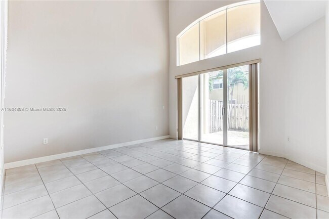 Foto del edificio - 5549 NW 113th Ct
