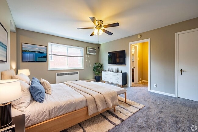 Building Photo - Edenview